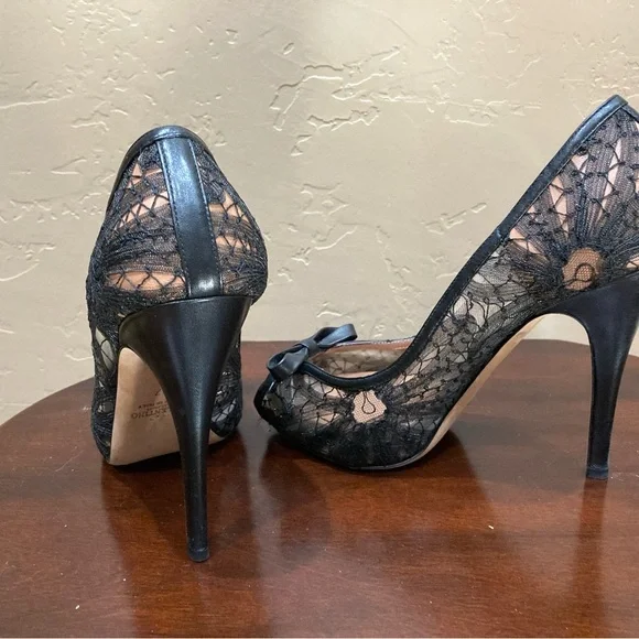 Valentino Garavani Peep Toe Lace Pumps with Bow - Picture 7 of 16